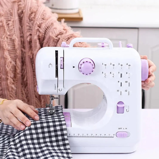 Mini máquina de coser portátil Genérica portable color blanco/violeta 110V
