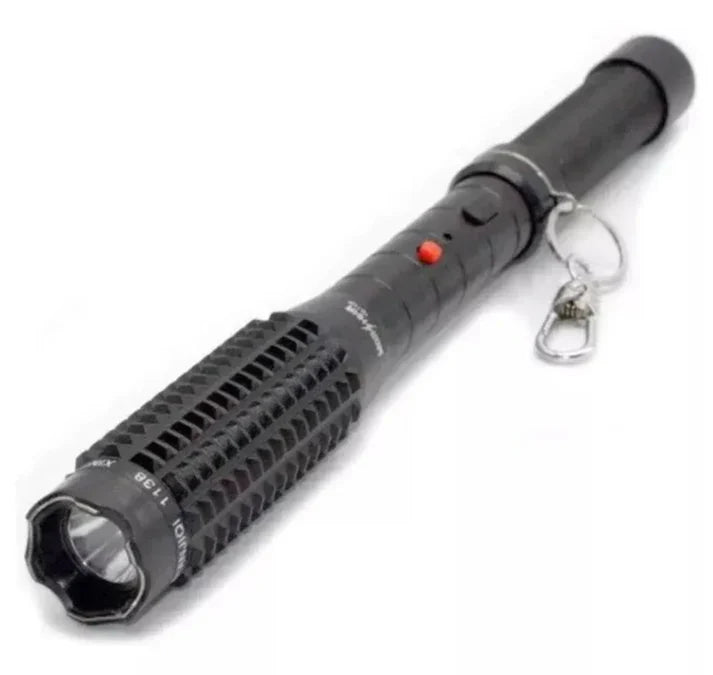 https://cdn.shopify.com/s/files/1/0661/2729/8714/files/baston-con-taser-tipo-tambo-linterna-defensa-personal-3-en-12.webp?v=1753666730